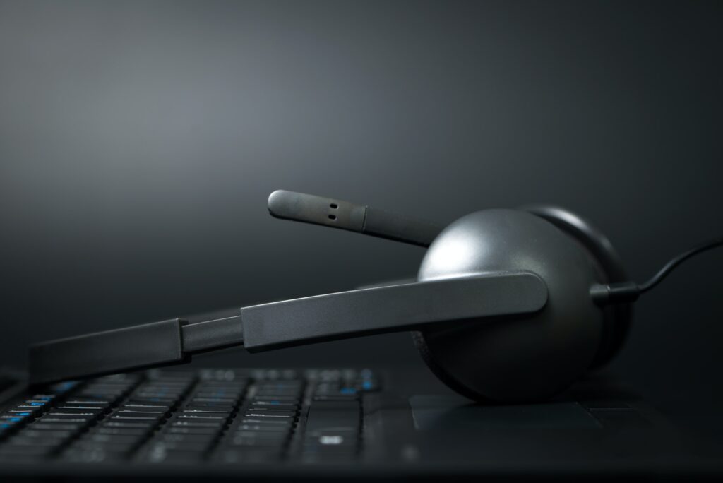 headset-on-a-laptop-computer-1024x684